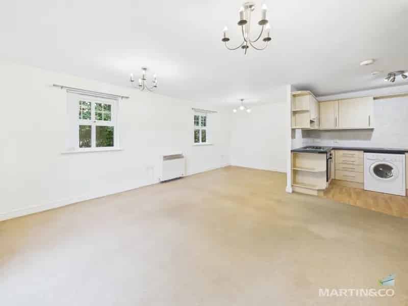 2 bedroom Flat
 For Sale