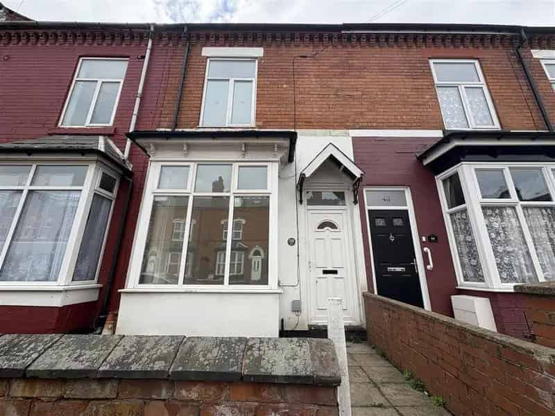 3 Bedroom Mid Terrace House For Sale
