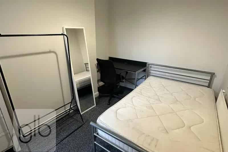 5 Bedroom Terraced House to Rent
