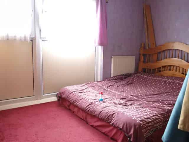 3 Bedroom Maisonette Near Mile End Tube Station
