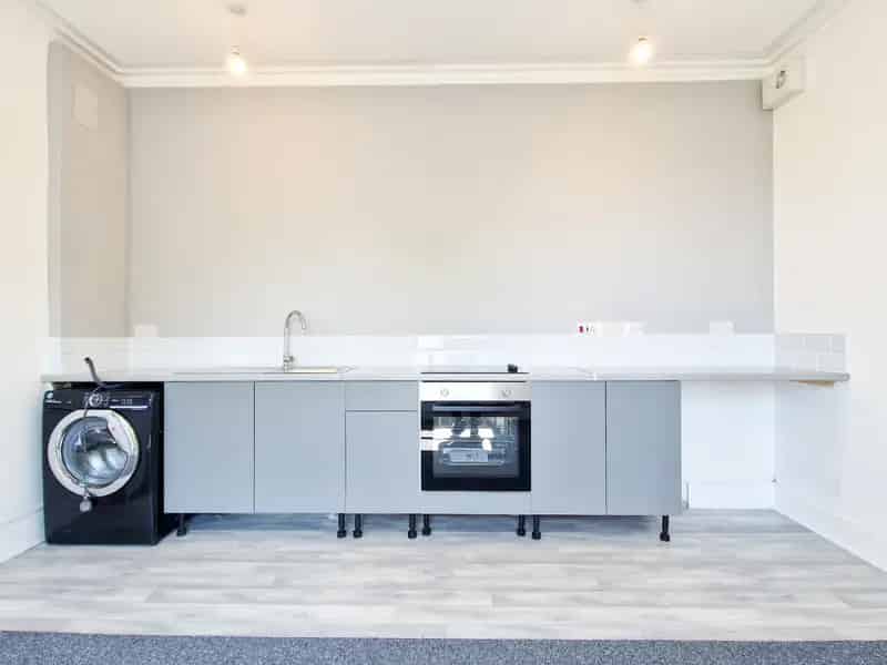Newly Refurbished 1 Bedroom Flat for Professionals