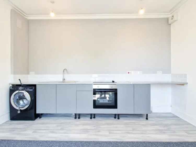 Newly Refurbished 1 Bedroom Flat for Professionals