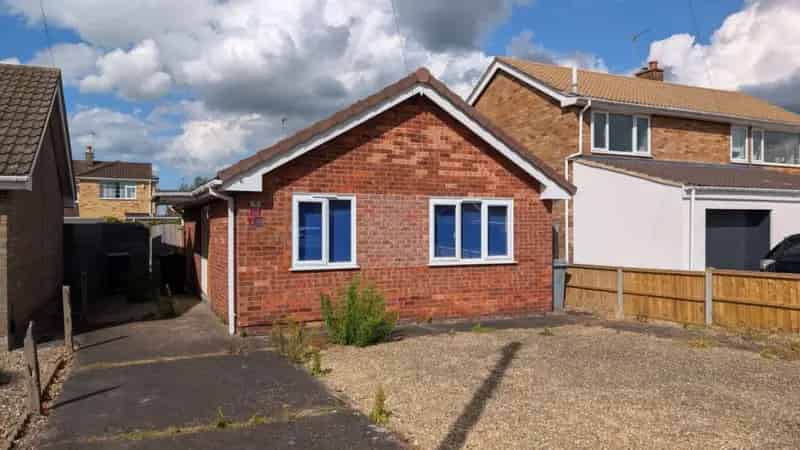 2 Bedroom Bungalow For Sale