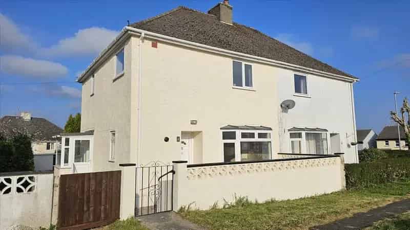 3 Bedroom Semi Detached House To Rent