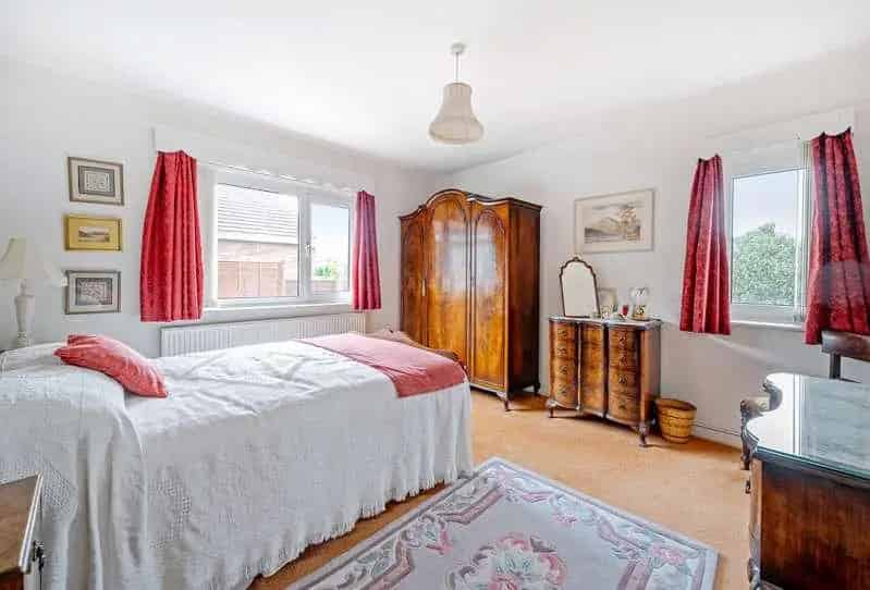 3 Bed House For Sale Family Home 3 Double Bedrooms Garden Garage