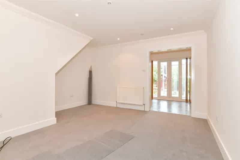 2 Bedroom Terraced House for Sale in New Ash Green