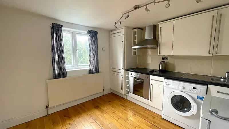 2 Bedroom Flat House to Rent in St George In The East