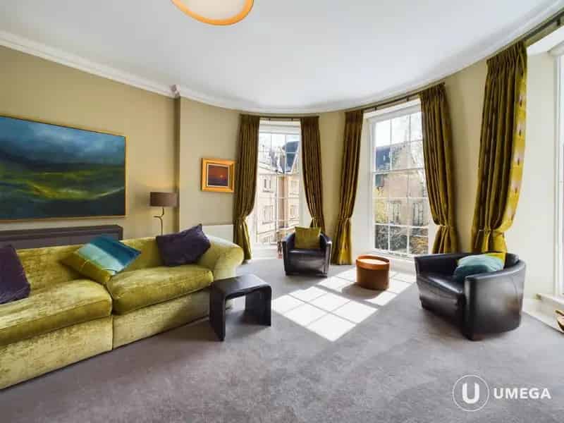 4 Bedroom Apartment to Rent in Edinburgh