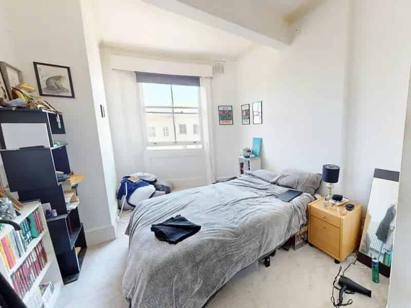 Two Bedroom Property Near Brighton Hove