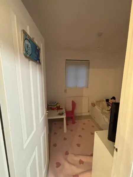 Flat For Rent in Tendring, England