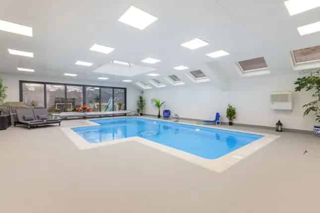 7400 sq ft Edwardian House with Indoor Pool and 7 Bedrooms