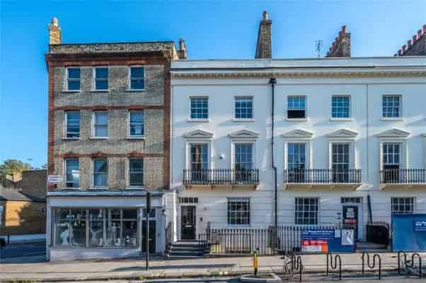 Georgian House for Sale in London - 4 Bedrooms, 3 Bathrooms