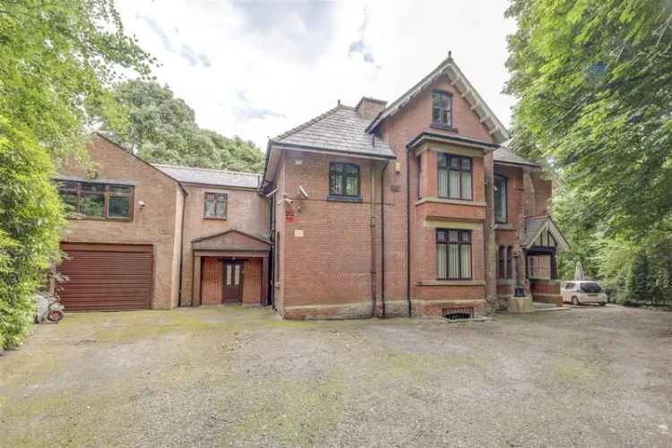 Detached House for sale with 5 bedrooms, Rochdale Road East, Marland