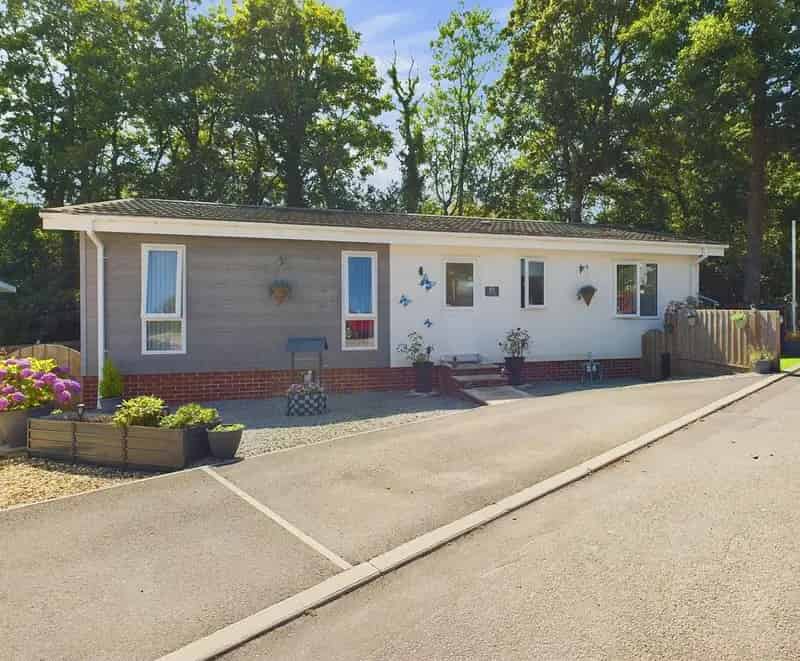 2 Bedroom Park Home for Sale Over 50s
