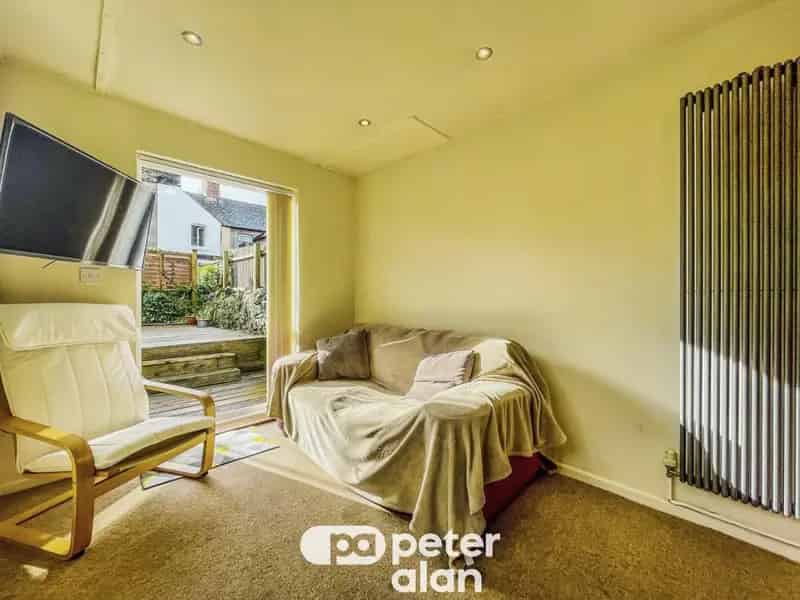 2 Bedroom Flat Roath Available Now