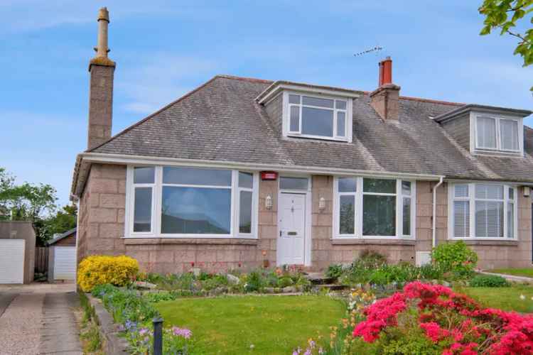 4 Bedroom Semi-Detached House with Garage and Gardens
