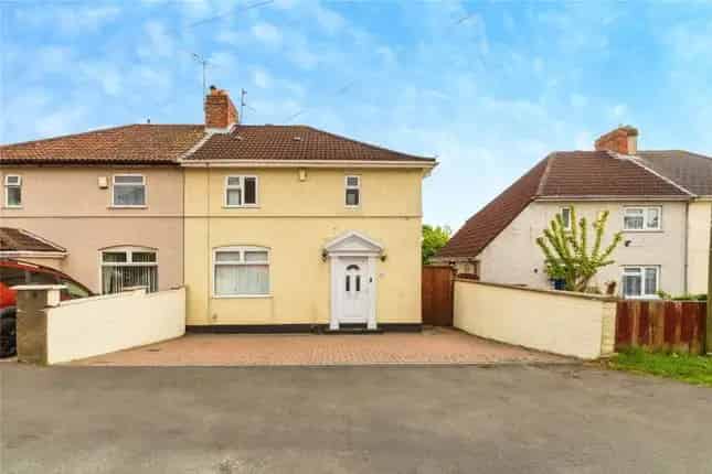 3 Bedroom Semi-Detached House for Sale Knowle Bristol