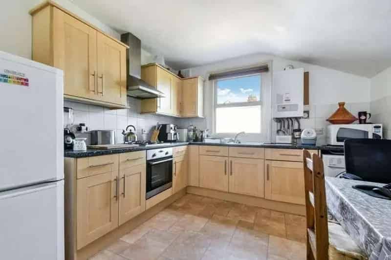 2 Bedroom Flat for Sale near Beckenham
