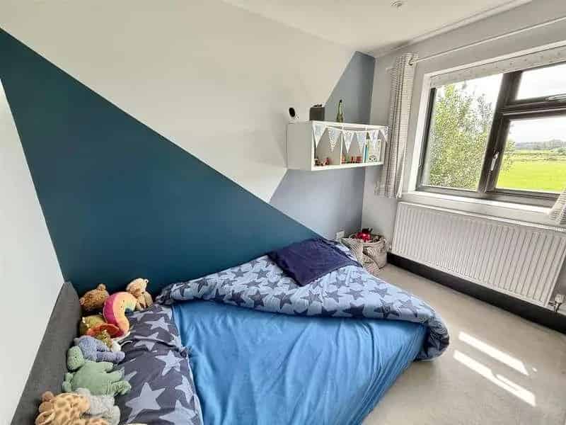 4 Bed Semi-Detached House for Sale