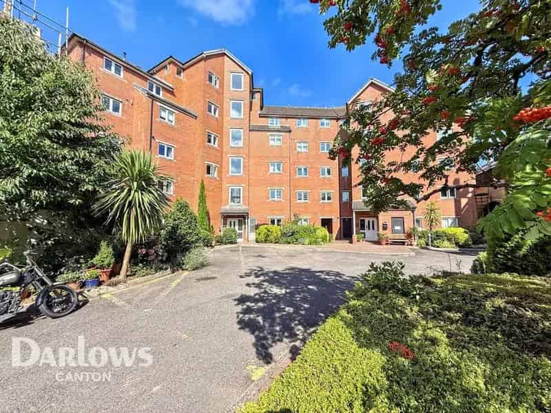1 Bedroom Apartment for Sale
