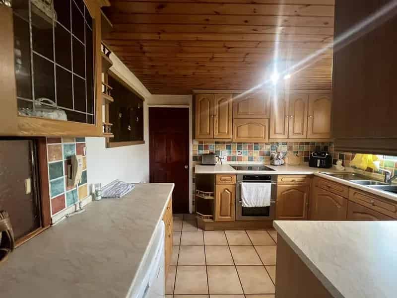 3 Bedroom Semi-Detached House for Rent