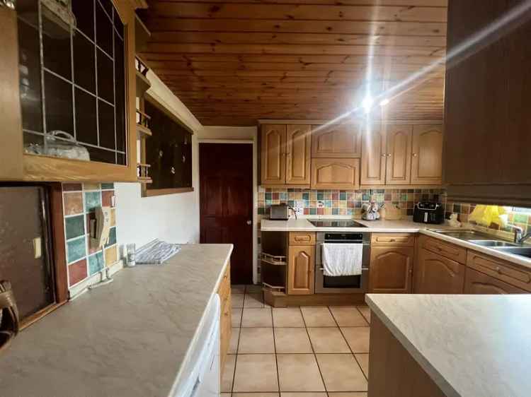 3 Bedroom Semi-Detached House for Rent