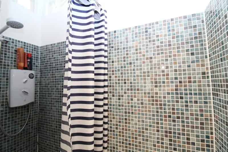 Top Floor Studio Apartment near Churchill Square Brighton
