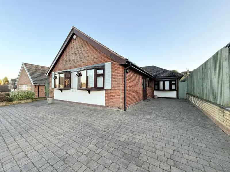 4 Bedroom Detached Bungalow For Sale
