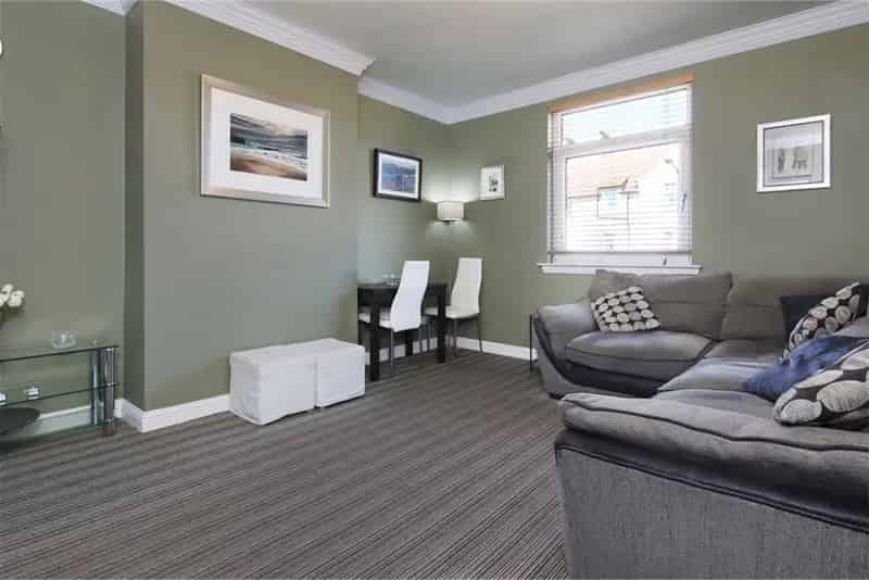 3 Bed Flat - Double Upper with 1 Reception Room