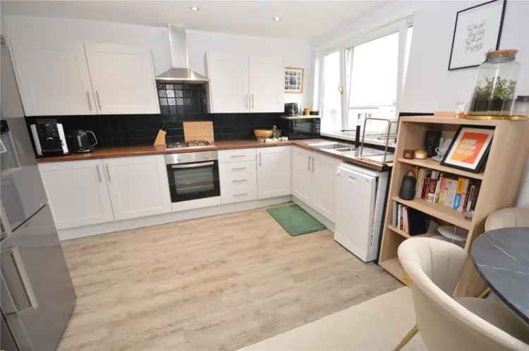 Apartment For Sale in Leeds, England