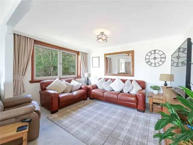 2 Bedroom Shorefront Flat for Sale Firth of Clyde Views