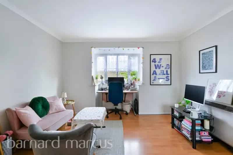 Second Floor Apartment Longlands Court Investment Family Apartment