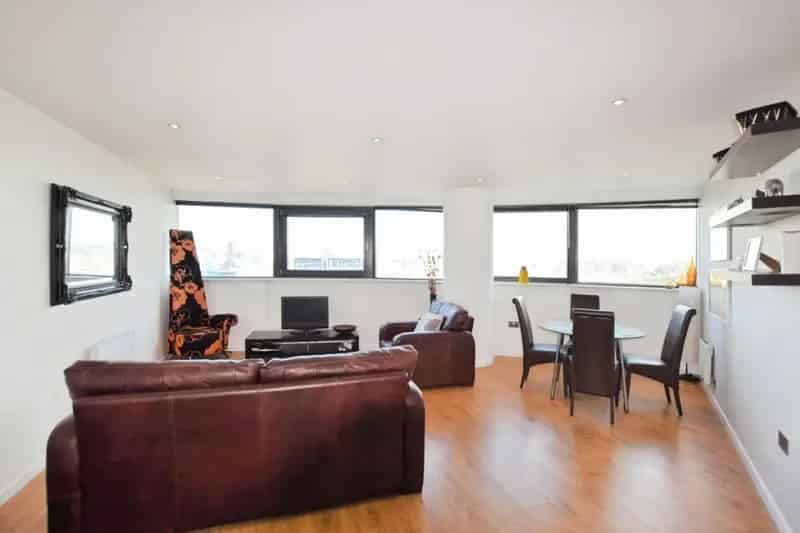 2 Bedroom Flat To Rent Available 15082025