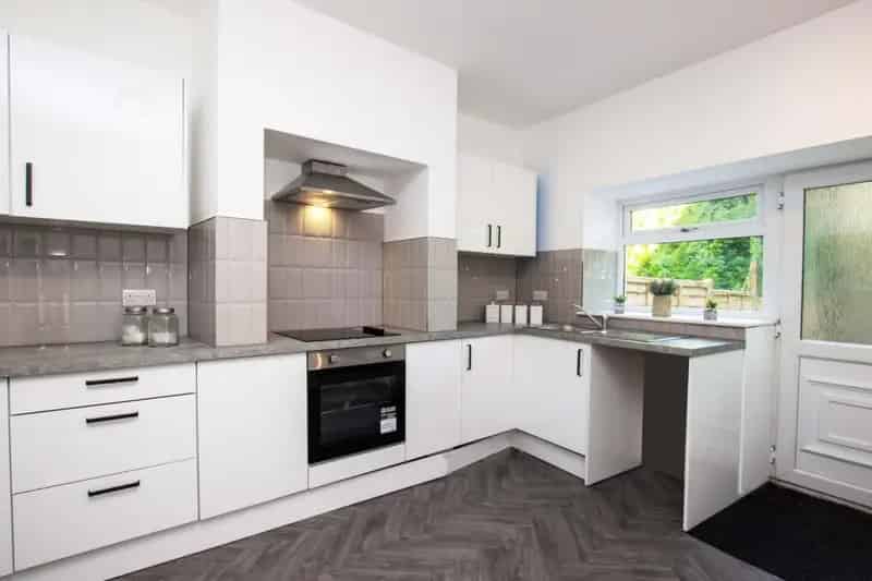 2 bedroom House
 To Let 
Total Size: 635 SQ FT