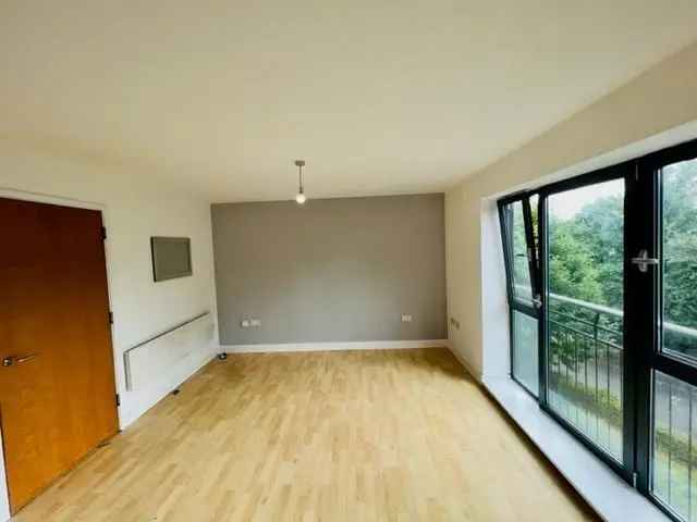 1 Bedroom Flat Near Bradford School of Management