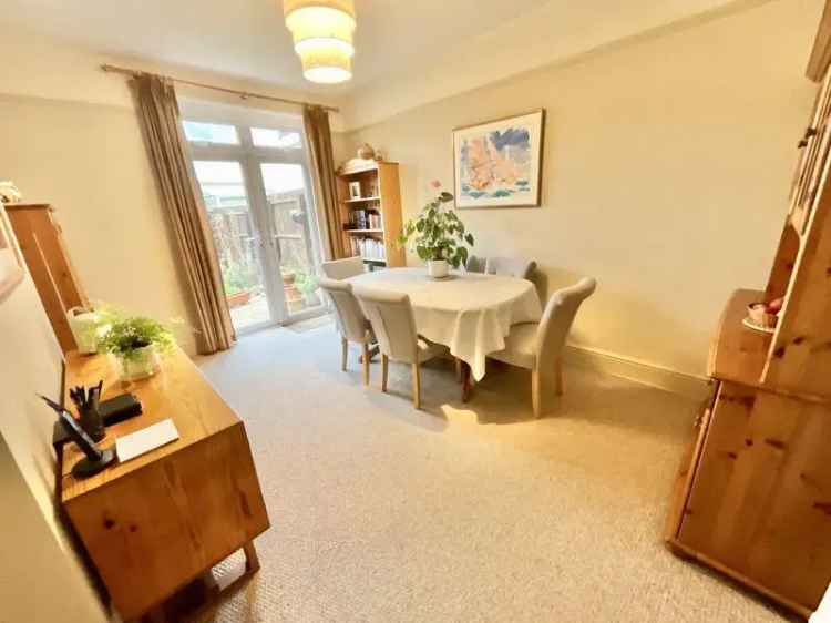 3 Bedroom Detached House Southbourne Stourfield School Catchment