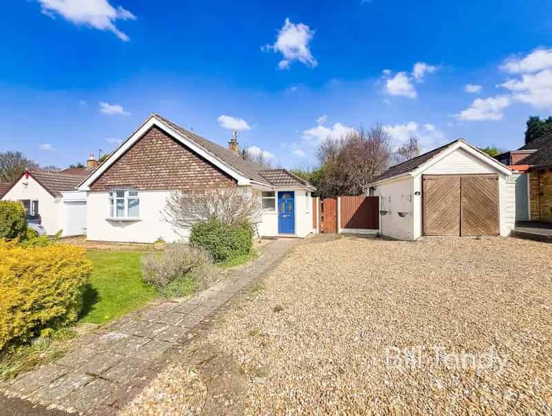 2 Bedroom Detached Bungalow For Sale