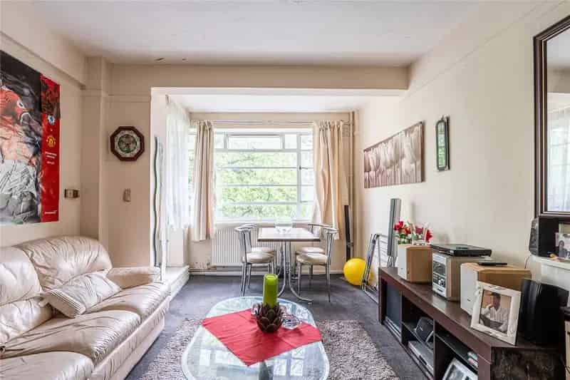 1 Bedroom Flat Brixton Hill London Balcony Leafy Views