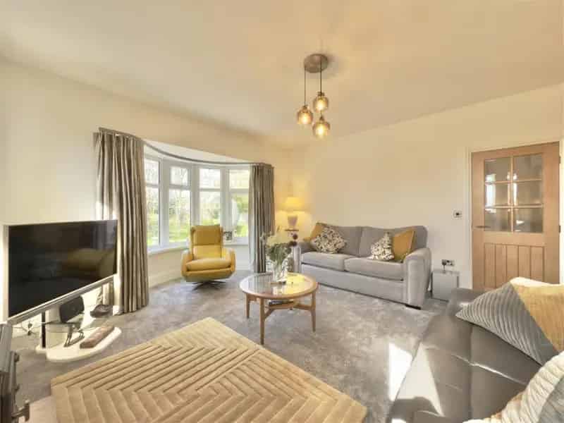 2 Bed Detached Bungalow For Sale Large Garden Garage