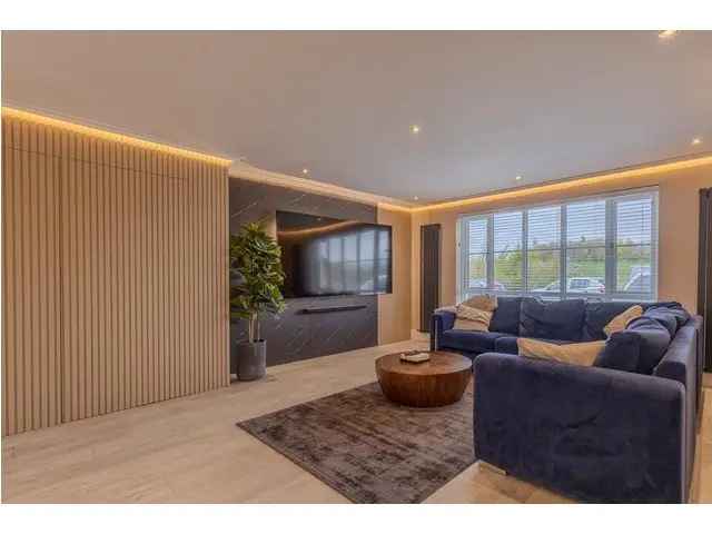 4 Bedroom Detached House for Sale in Robroyston Glasgow
