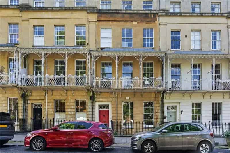 2 Bedroom Clifton Village Garden Apartment For Sale