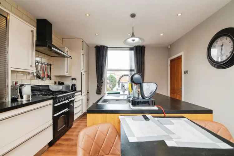 Five Bedroom Freehold Home Erdington Large Garden Ample Parking