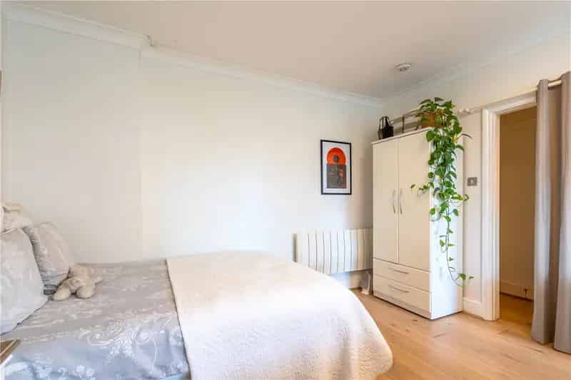 Furnished Studio Apartment in Herne Hill London