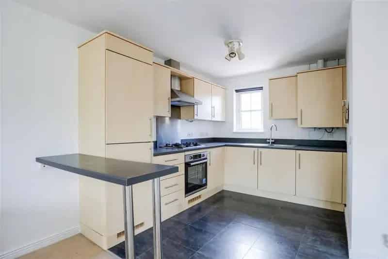 2 Bedroom Top Floor Apartment for Sale