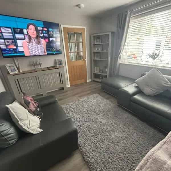 Large 3 Bed House Near Schools Shops New Roof
