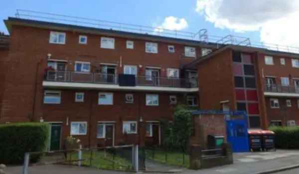 2 Bed 2 Bath Flat Near Schools and Transport