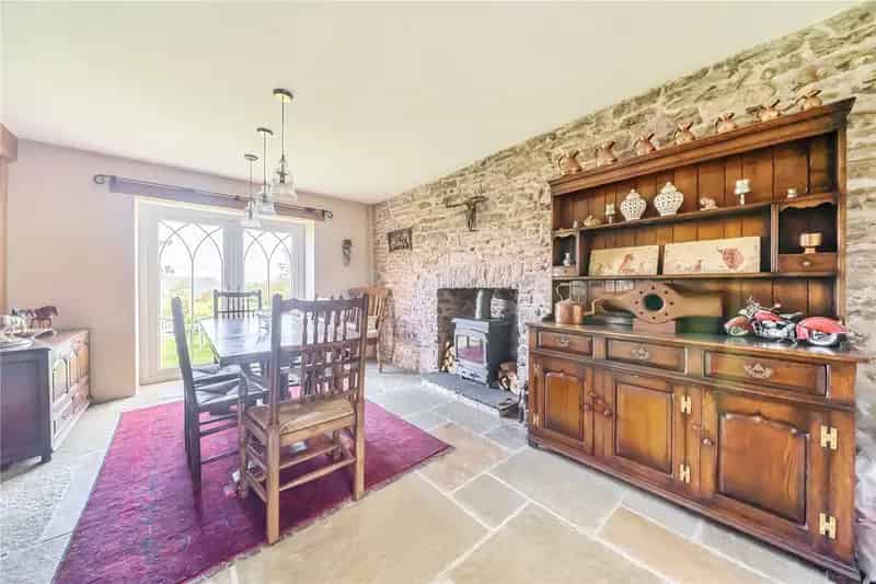 4 Bedroom Detached House with 1.6 Acres in Brecon