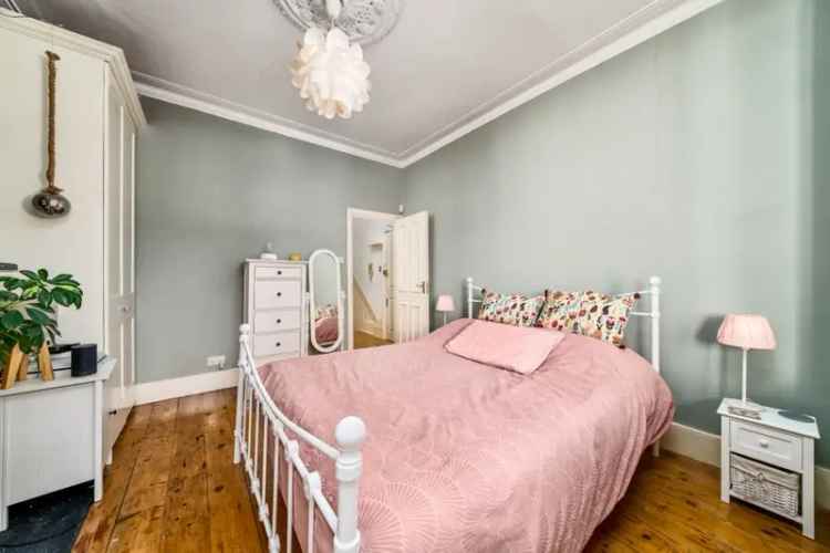 2 Bedroom Flat for Sale Vauxhall