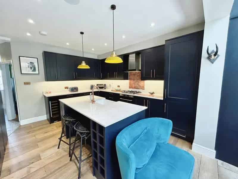 3 Bedroom Terraced House Near High Street and Station