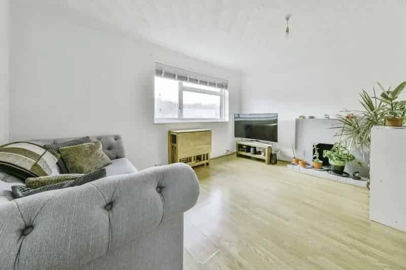 Studio Flat in Pinn Green Stevenage Zero Deposit Available